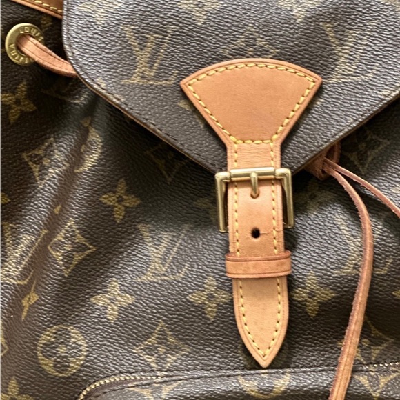 Louis Vuitton Montsouris MM Backpack - Picture 2 of 12